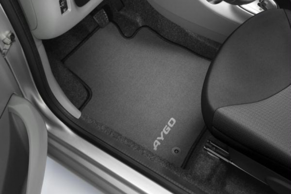 Juego (4 udes) Alfombrillas terciopelo 'Premium' ORIGINAL TOYOTA Aygo, PZ41090354FA