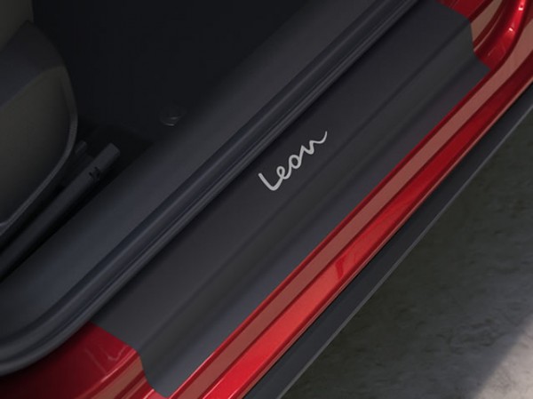 Juego de 2 Estribera decorativas con folio adhesivo negro ORIGINAL SEAT Leon 5FA071310