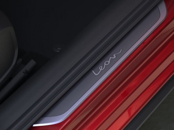 Juego de 2 Estriberas acero inoxidable ORIGINAL SEAT Leon 5FA071691A