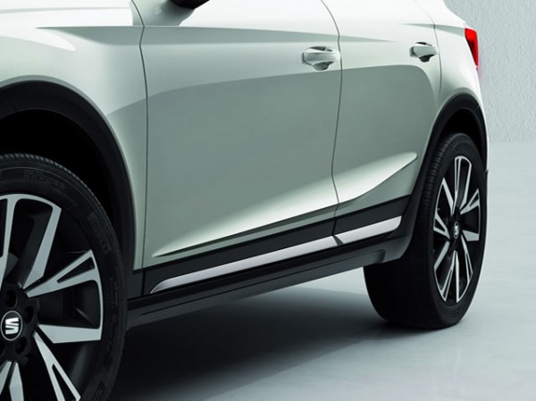 Molduras laterales de puerta 'Plata' ORIGINAL SEAT Arona 6F9071328B