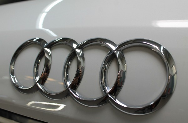 Emblema Anagrama Logo Anillos originales AUDI A4 Avant portón trasero 8K9853742A