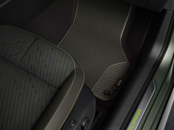 Juego (4 udes) Alfombrillas TRIBE Edition MHEV (LHD) ORIGINAL CUPRA Leon, 5FG863011AHLOE